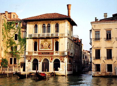À Venise