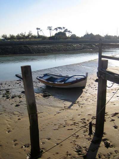 Barque à marée basse