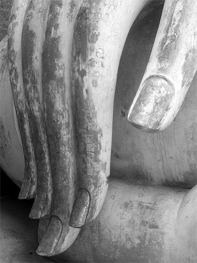 Main Bouddha Sukhotaï