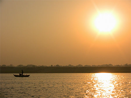 Benares lever de soleil sur le Gange