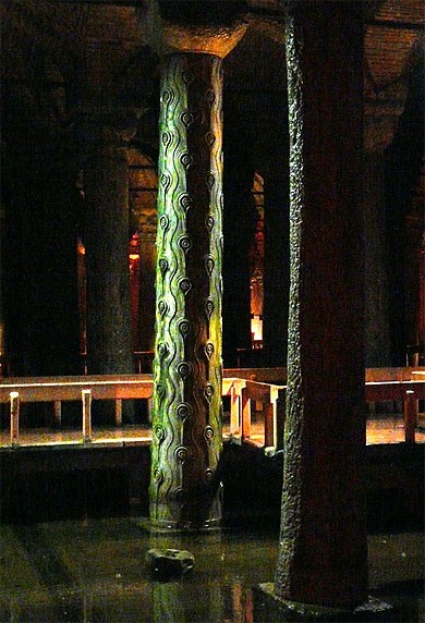 Détail d'une colonne - La Citerne Basilique 