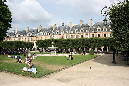 Belle place des Vosges