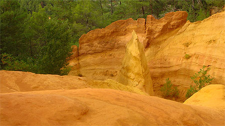Carrières d'ocres à Roussillon