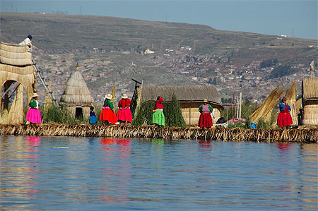 Les Uros sur le lac Titicaca