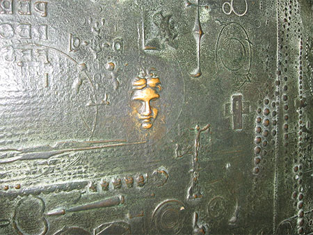 La femme au visage d'Or