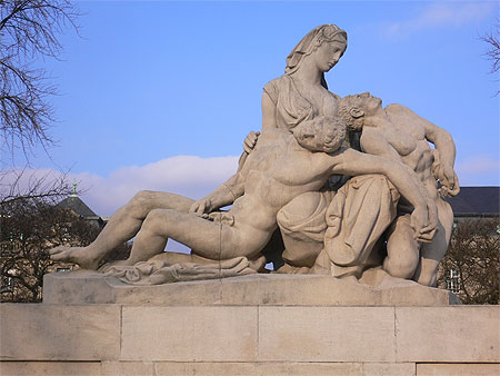 Statue