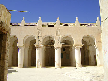 Cour de la mosquée d'Aynat