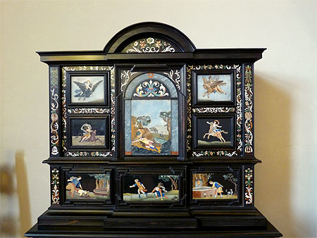 Cabinet en marquetterie de "pierres dures"