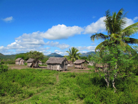 Village sur la route d'Antalaha
