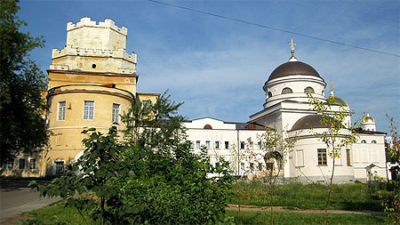 Le monastère Novo-Tikhvinskiy