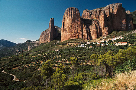 Vue sur le village de Rglos