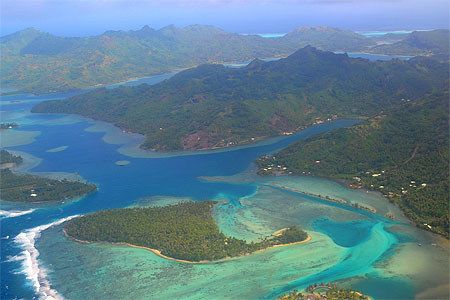 Huahine vue du ciel
