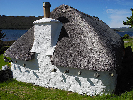 Maison au toit de chaume