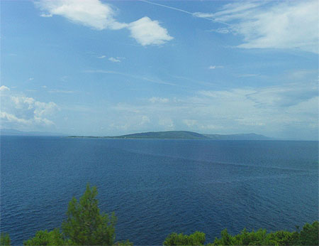 Au loin : l'île de Hvar