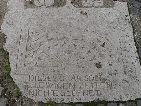 Tombe médiévale