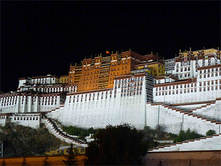Palais du Potala le soir