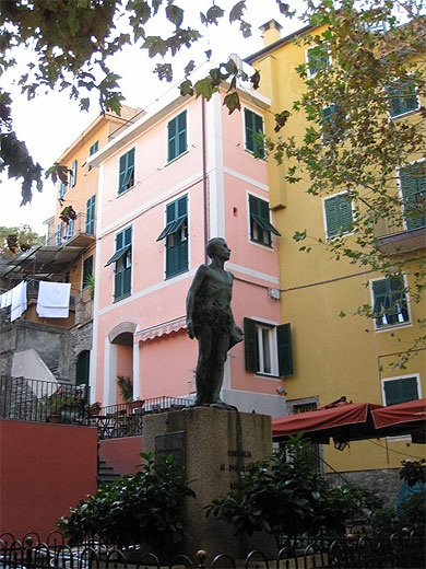 Place dans le Village de Corniglia