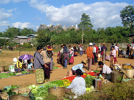 Marché au bord du lac Inle