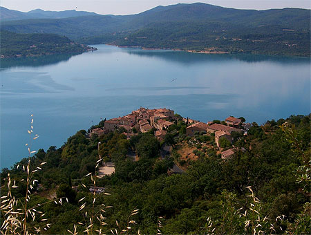 Sainte-Croix-du-Verdon et le lac de Sainte-Croix