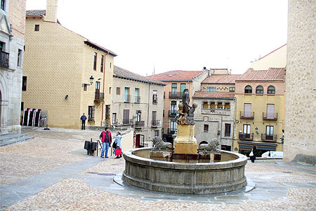 Place avec fontaine