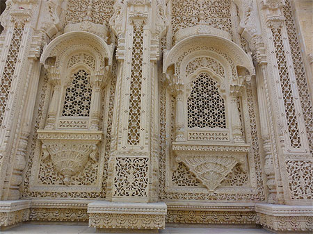 Fenêtres d'une nouvelle haveli