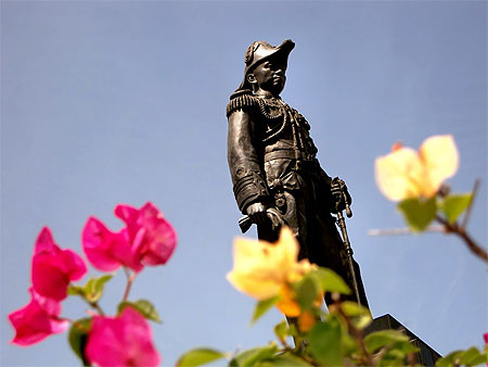 Statue de l Amiral Prince Klomloueng Chumpho Khet Udomsaki