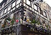 Magnifiques décorations de Noël sur les façades des maisons
