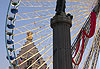 Statue de la Déesse et grande roue, Grand'Place