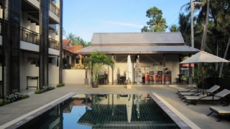 Ampha Place Hotel
