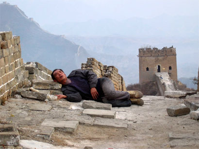 Endormi sur la grande muraille
