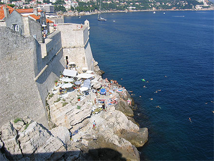 Bronzette sur les remparts de la vieille ville