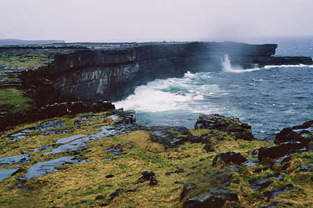 Falaise Inishmore proche de Kilmurvie