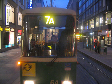Tramway dans la nuit