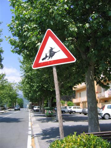 Attention sorci�re