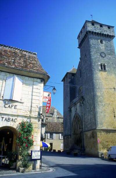 La place de Beaumont-du-P�rigord