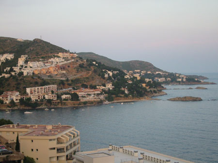 Vue des criques de canyelle � Rosas