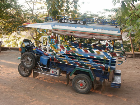 Tuk-tuk laotien