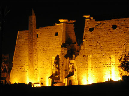 Temple de Louxor la nuit