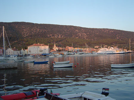 Coucher de soleil sur le port de Cres
