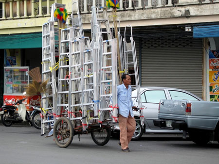 Echelles en pagaille � Phuket Town !