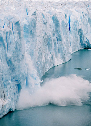 Chute de glace au Perito Moreno