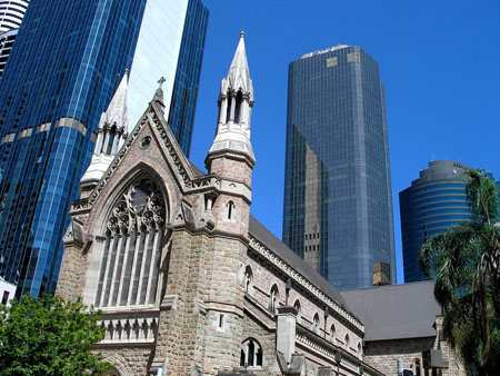 Le centre de Brisbane et ses contrastes