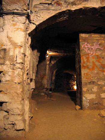 Cave-carri�re Delacroix