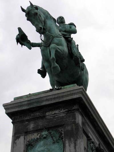 Statue