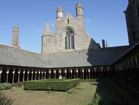Le clo�tre du Mont St Michel
