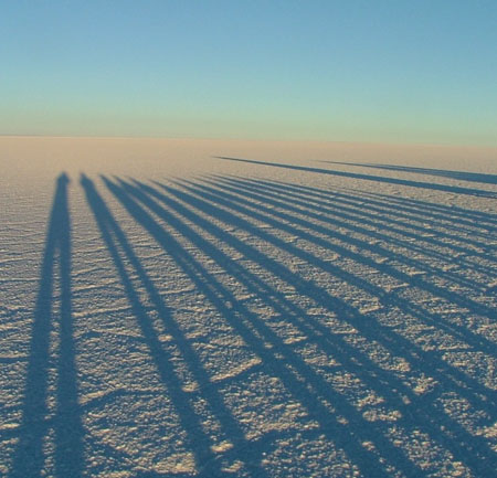 Ombres sur le salar uyuni