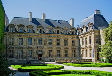 H�tel de Sully, fa�ade nord