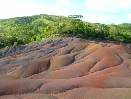 Terres de couleur � Chamarel
