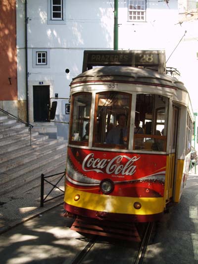 Tramway dans l'Alfama