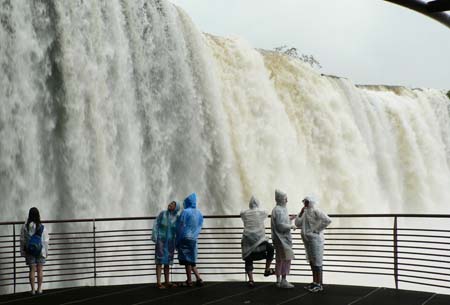 Papotage au coin des chutes